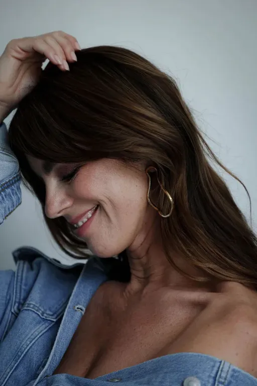 Oorbellen Solene aan het model